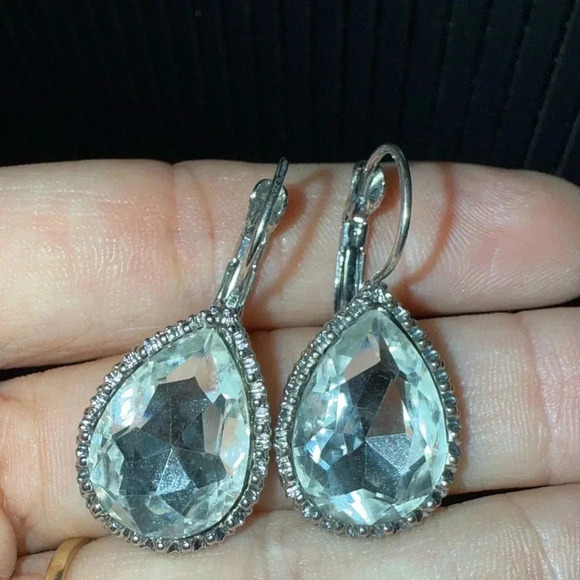Tear drop earrings - Picture 1 of 3